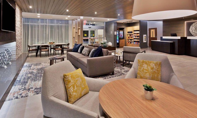 Crestline Heights Hotel | Fairfield Inn & Suites by Marriott Birmingham Colonnade