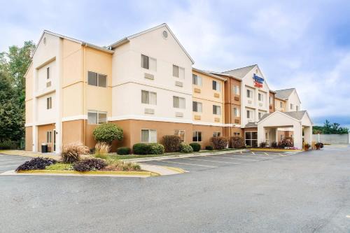 Canton Hotel | Fairfield Inn & Suites Canton