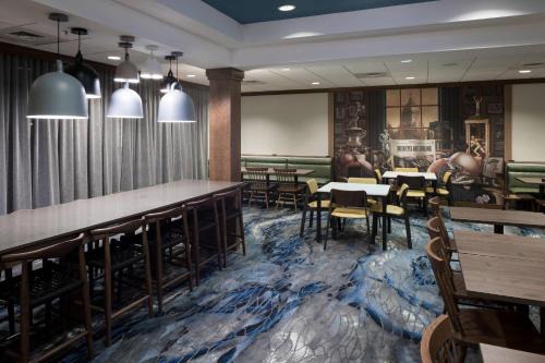 South Bend Hotel | Fairfield Inn & Suites South Bend at Notre Dame