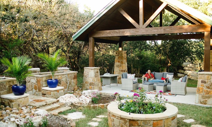 Austin House | Fall Is here, come enjoy the TX Hill County and wineries at its best!