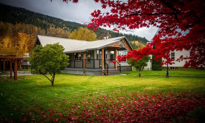Revelstoke House | Fall Line Guesthouse