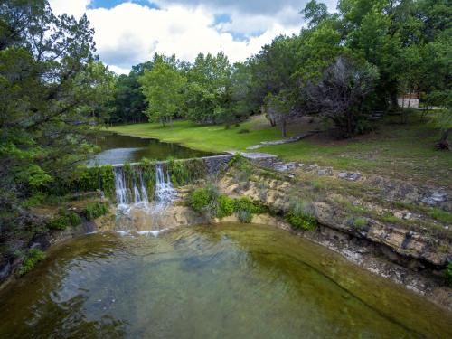 Wimberley House | Falls Log Home