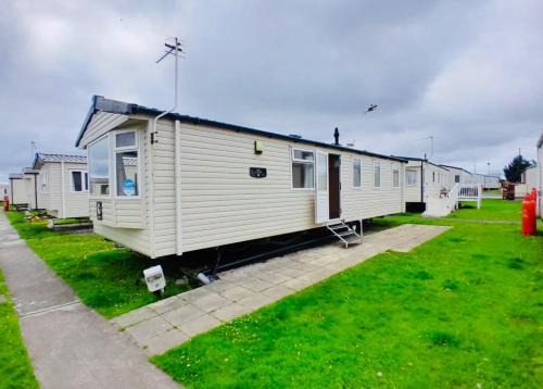 Fleetwood House | Family Caravan In Cala Gran
