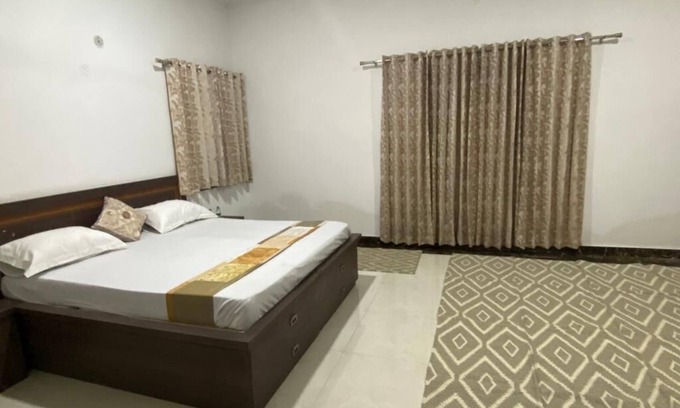 Dehradun Bed & Breakfast | Family Friendly Graphic Era Area