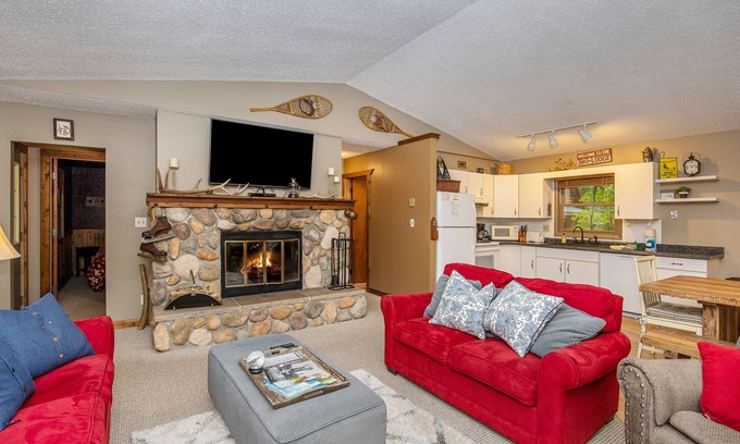 Thompsonville House | Family-friendly multi-level home - walk to the heart of Crystal Mountain Resort