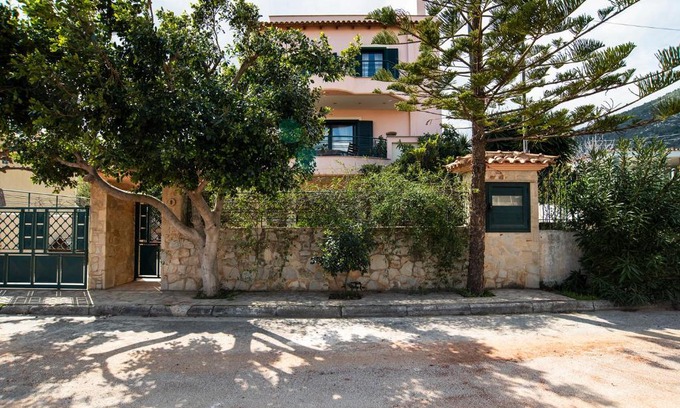 Nea Makri Villa | Family House in Nea Makri