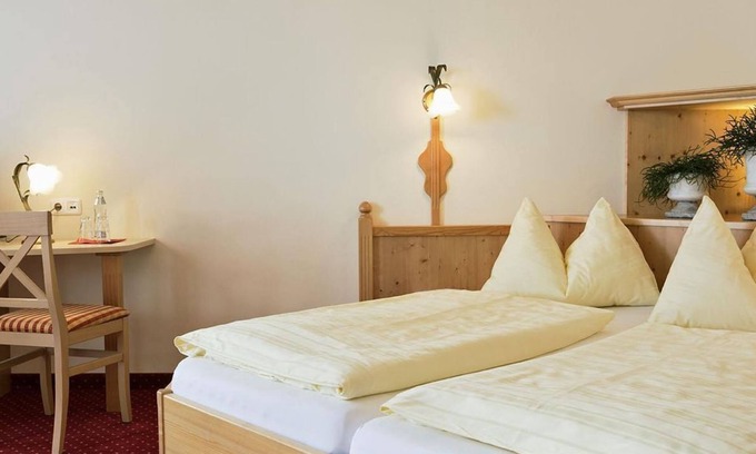 Dorfgastein House | Family room with shower, WC - Untermüllnergut, country hotel