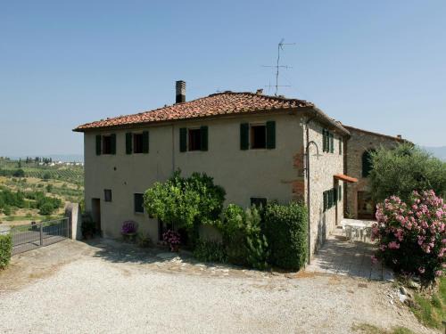 Quarrata House | Farmhouse abode with Pool and Tuscan Charm