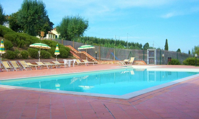 Gambassi Terme House | Farmhouse in Tuscany With Pool & Wine Tasting