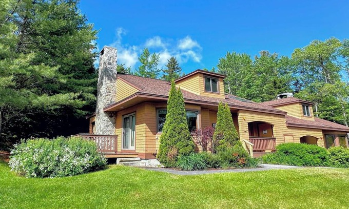 Bretton Woods House | FC44 Renovated 3bed 3bath Forest Cottage AC views yard fast wifi Walk to skiing