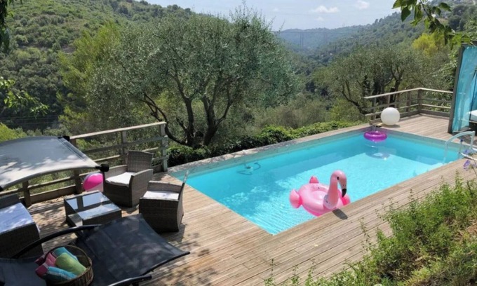 Saint-Roman Cottage | Feel free to call us