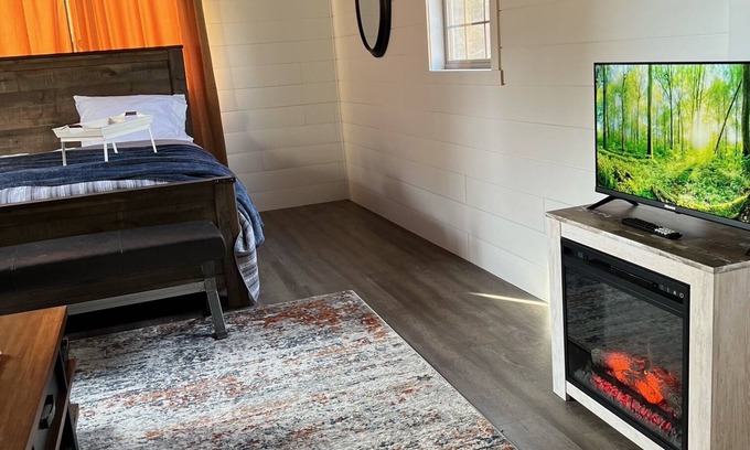 Helena Cabin | Feel like home in our cozy, perfectly equipped Dry Cabins