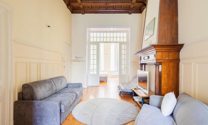 Sint-Gillis Apartment | Felix Delhasse