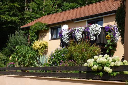 Goessweinstein House | Ferienhaus Sylvia beim Waldrand