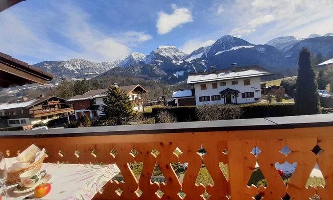 Unterschonau Apartment | Ferienwohnung, 1-2 Personen, 86 qm, Separates Schlafzimmer, Küche, Wohnzimmer, Du/wc, Balkon