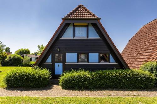 Immenstaad am Bodensee House | Ferienwohnpark Immenstaad am Bodensee Nurdachhaus Typ 8 NDT 089