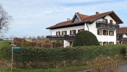 Chieming Apartment | Ferienwohnung am Frauenbach