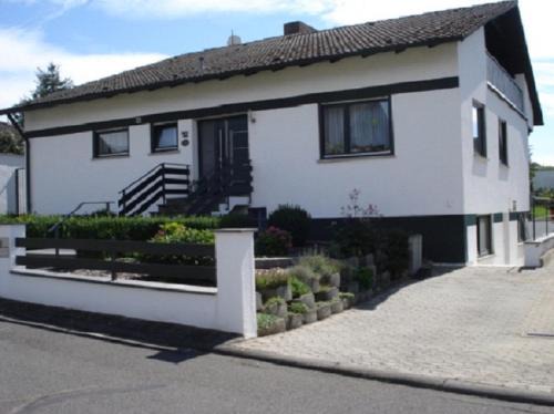 Zeilitzheim Apartment | Ferienwohnung Tröppner