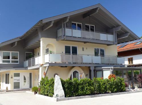 Ruhpolding Apartment | Ferienwohnung Wiesenglück inkl. Chiemgaukarte