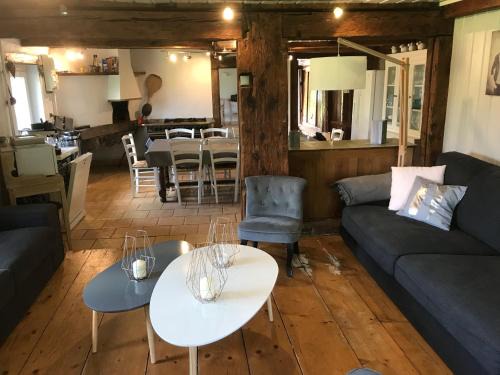 Gerardmer House | Ferme de Chenezeau - 15 personnes , 7 chambres