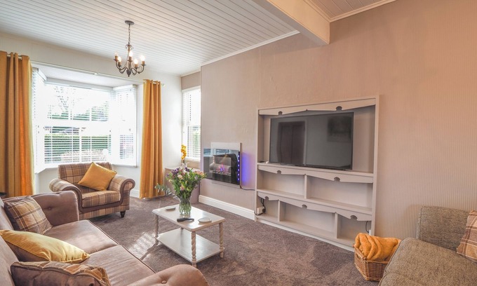 Cross Inn Cottage | Ferwig, New Quay - Four Bedroom Cottage, Sleeps 8