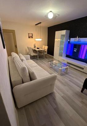 Mitte-Sud Apartment | FEWO am Deich 1 Zentral mit Stadtblick und Kontaktloser Check in