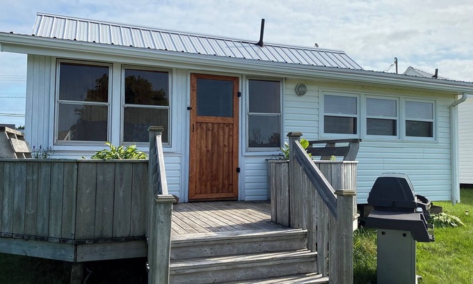 Saint Peters Bay Cottage | Fiddlehead Cottage on the Bay. Water view, bayside gazebo, trail access, beaches