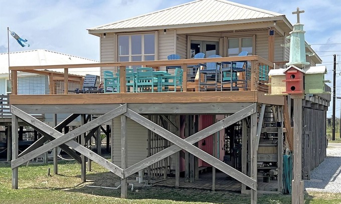 Grand Isle House | Fin and Bridge - Beachfront - Island Realty