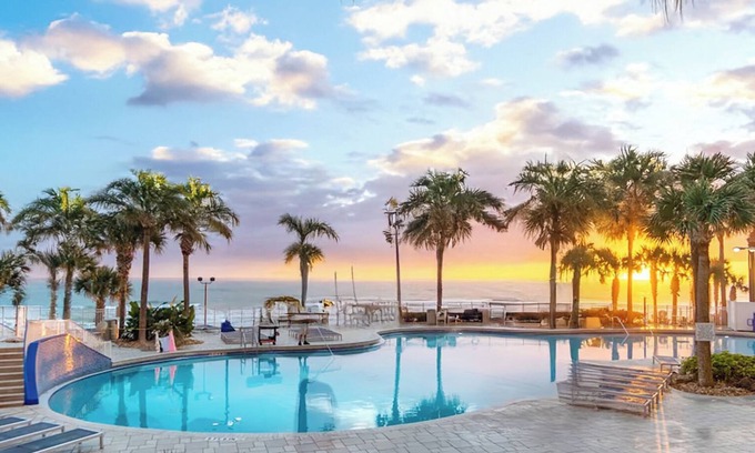 Brush - Stewarts Resort | 𝐅𝐢𝐧𝐝𝐢𝐧𝐠 𝐌𝐞𝐢𝐥𝐢-Beachfront Fun @Ocean Walk Resort+Amenities. 2BR Suite