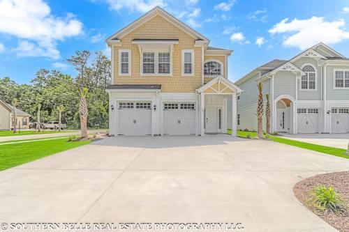 Crescent Beach House | Firefly Cottage