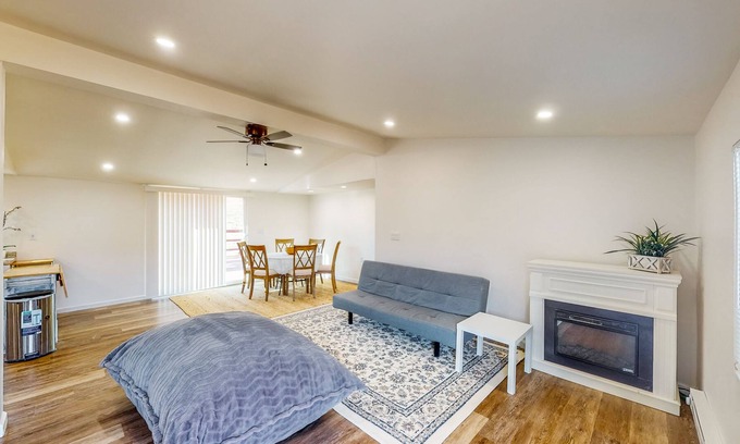 Keene House | Five-Acreage Retreat - Mountain Views & Fireplace