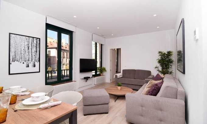 Barrio de La Latina Apartment | Five Windows to La Latina by Batuecas
