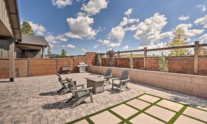 Flagstaff House | Flagstaff Retreat with Covered Patio, 3 Mi to Dtwn