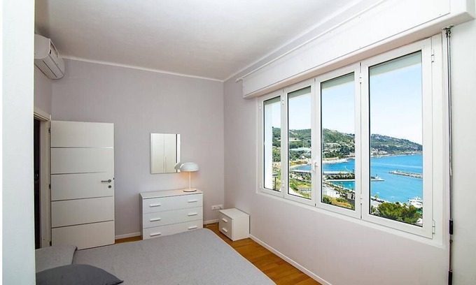 San Lorenzo al Mare Apartment | Flat with parking and lovely seaview terrace | V03
