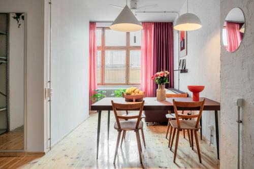 Mitte Apartment | Flattering Suites