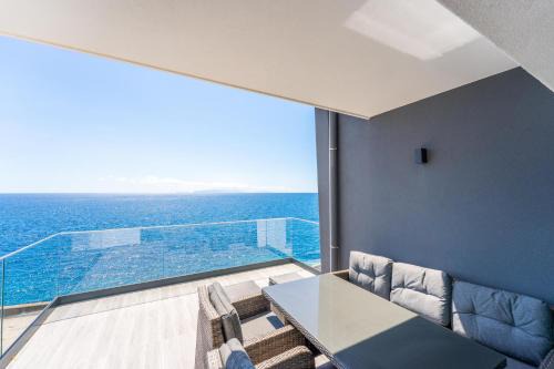 Gaula Apartment | FLH Amazing Ocean View with Balcony