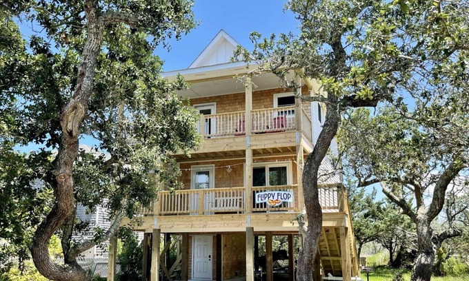 Ocracoke House | Flippy Flop: New construction on a canal. Marsh views.