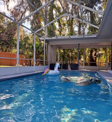 Lake Magdalene Villa | Flo's house III