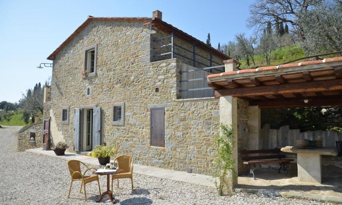 Cortona Villa | Fonte Comelia