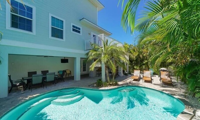 Holmes Beach House | Footprints in the Sand managed by Beach Retreats FL Anna Maria Island