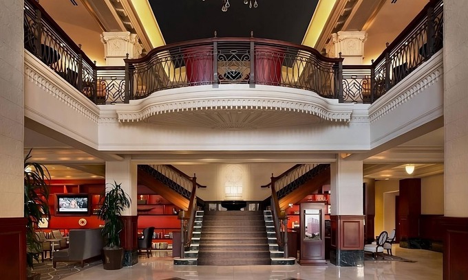 Downtown Austin Hotel | For the Whole Family! Four Contemporary Units, Indoor Pool, Pet-friendly!