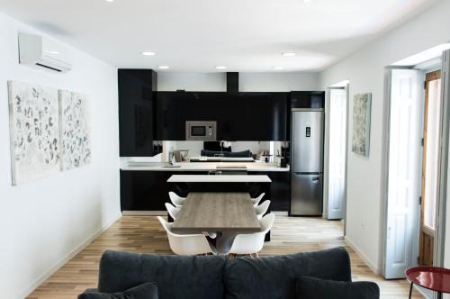 Sol Apartment | For You Rentals NEW Design Apartment TEMPORAL Puerta del Sol PRE10C