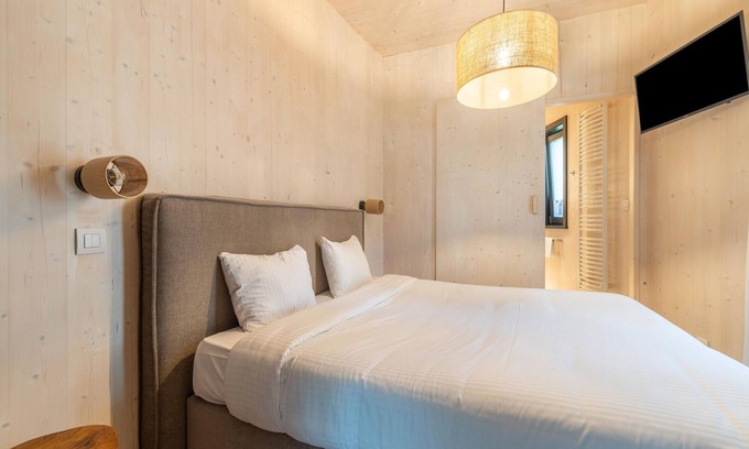 Maubray Cottage | Forest View Escape for Two