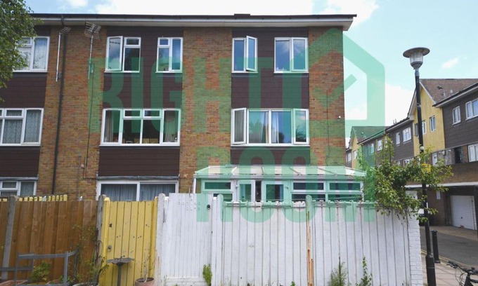 Somers Town House | Four Rooms to Rent in Prime Camden - One Week Minimum Stay