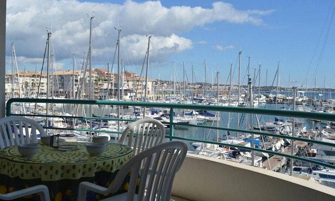 Frejus Port Apartment | Fréjus: 1BR Apt, Sleeps 5, Pool, Beach 150m, Parking, Pets OK