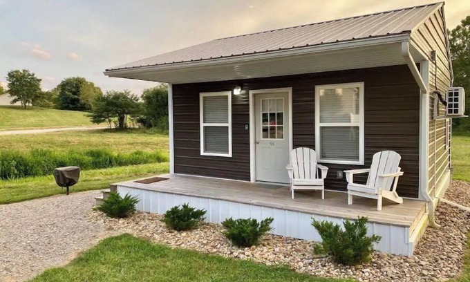 Carbon Hill House | Fred - Cozy tiny home 7 miles from Ohio University
