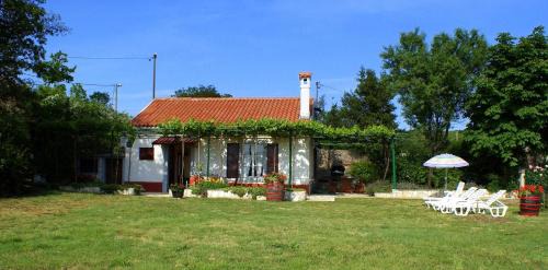 Salakovci House | Freistehendes Haus Violeta Mit Weitläufigen Garten