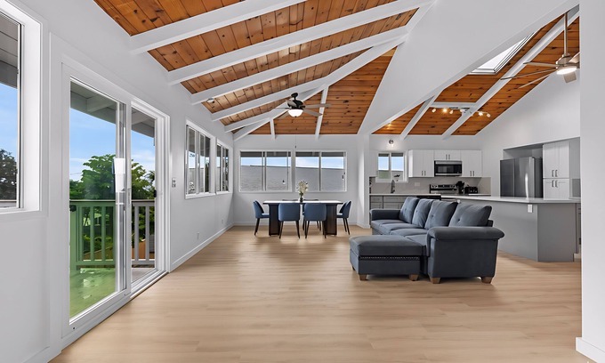 Kona Palisades House | Freshly Remodeled w/Vaulted Ceilings ,Lanai view 3.5 mi from Airport Live Local