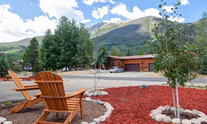 Frisco Apartment | Frisco View Flat🏔️close to Vail⛷️Breck🚙Garage🐶$0 Cleaning & Pet Fees