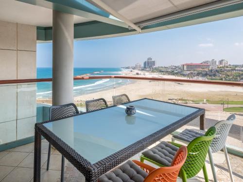 Herzliya Pituach Apartment | Front of Beach next Ritz Hotel - 3 Bedroom& 3 Bathroom